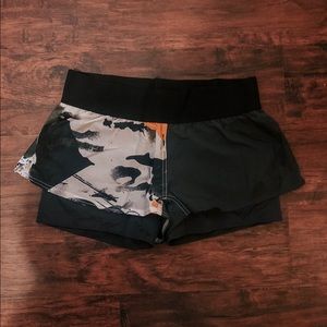 NWOT Reebok 2 in 1 shorts